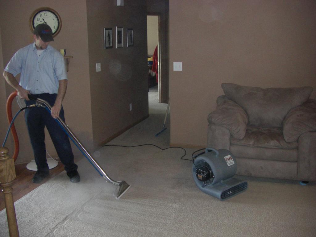 Carpet Steamer Iowa City IA 52246 3193540665